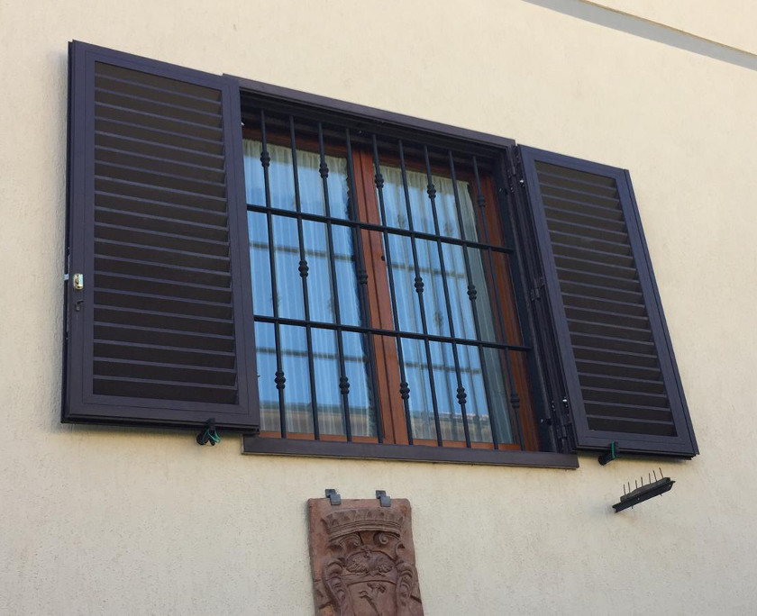 Inferriata eracle fissa non apribile su finestra in casa a Firenze